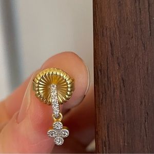 FREIDA ROTHMAN Petite Clover Earrings